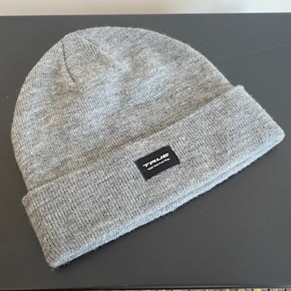 Title: TRUE x Jack & Jones Gray Knit Beanie Winter Hat Unisex - Picture 1 of 4